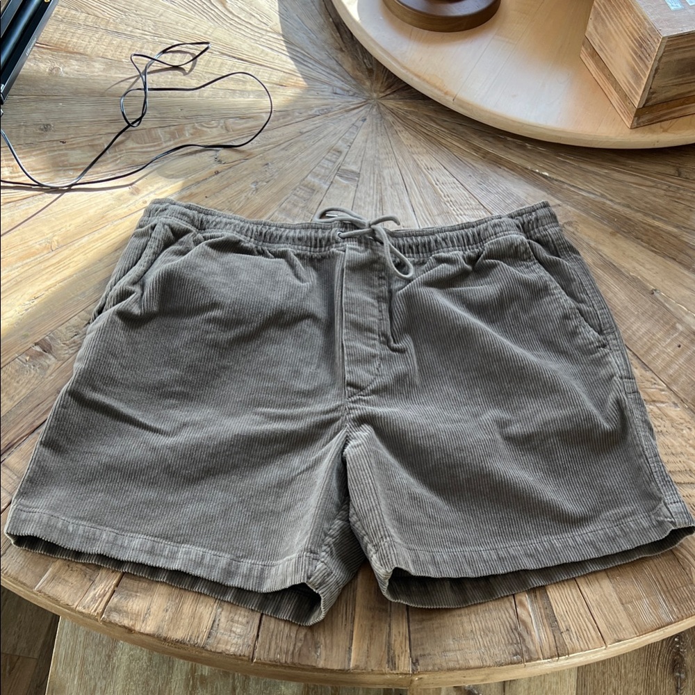 American Eagle Men's Brown Corduroy Shorts XL